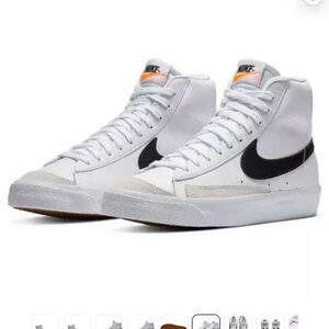 Nike Mid Blazers ‘77 - kids 4Y
